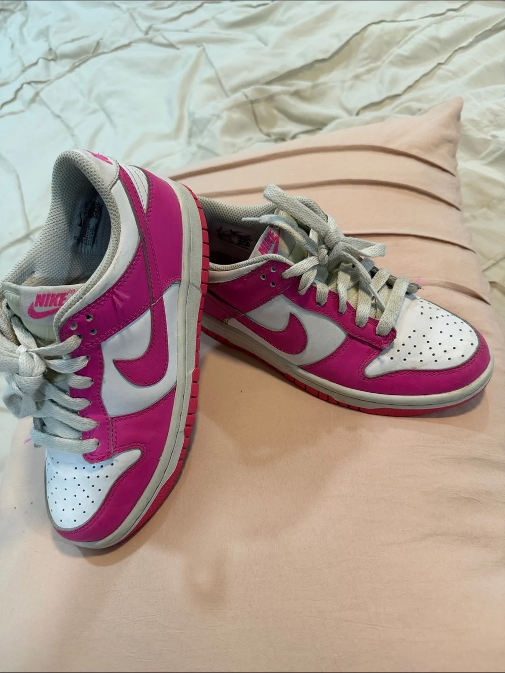 Nike Low-Top Dunks Sneakers in Hot Pink (fuscia) and White
